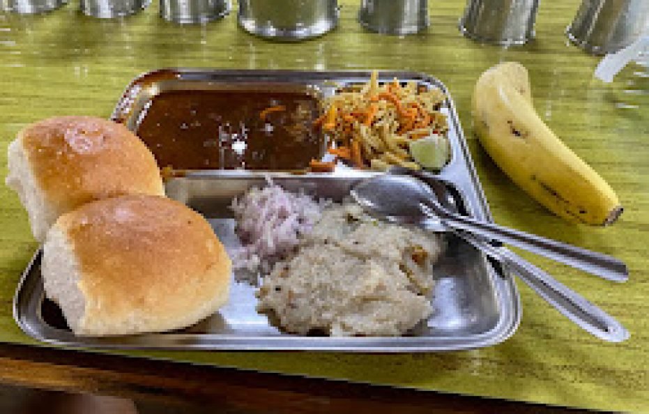 Saguna Baug Farmhouse in Neral