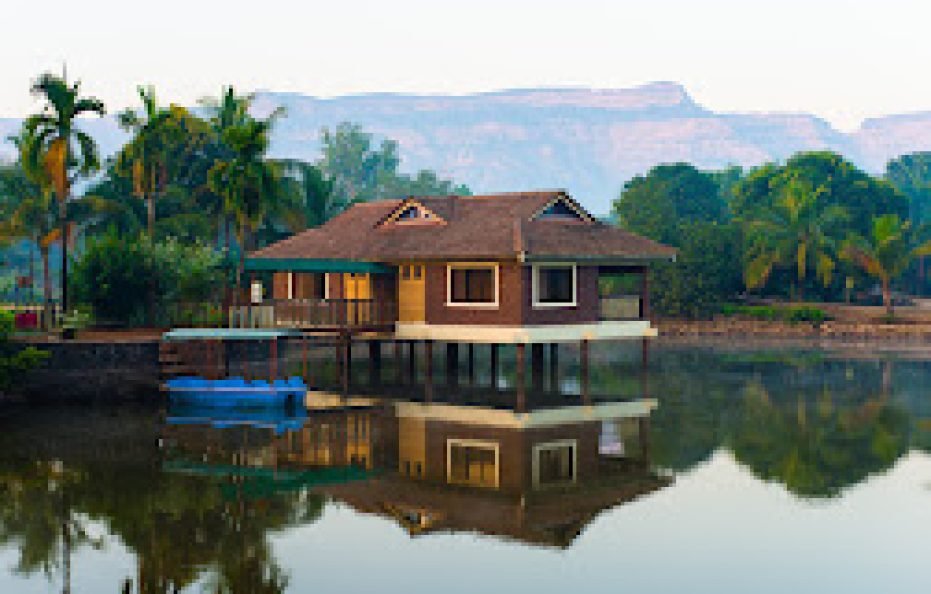 Saguna Baug Farmhouse in Neral