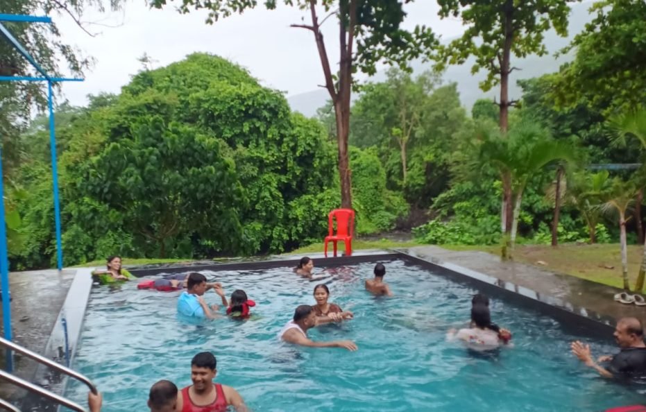Rokade Mama Farms in Karjat Farmstay