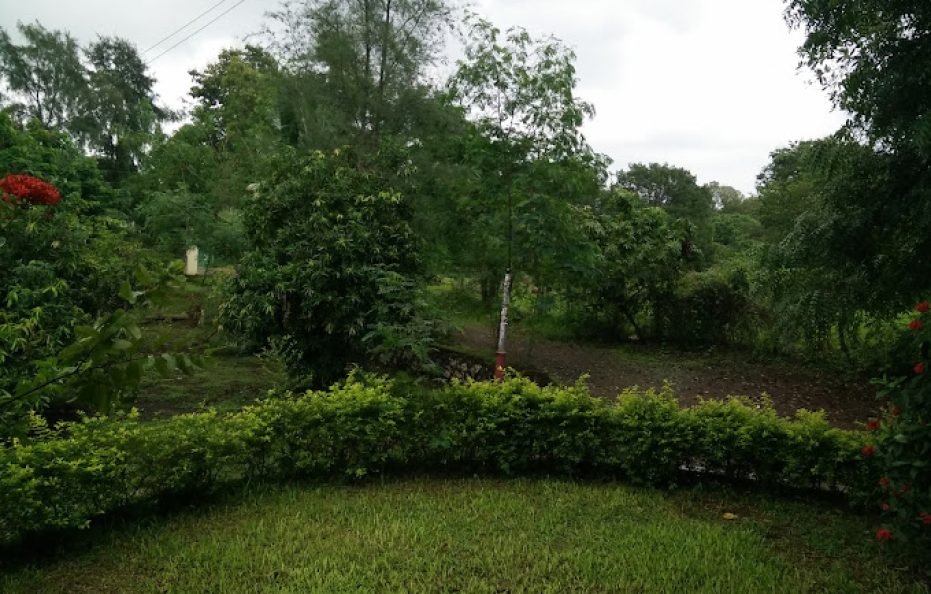 Green Farm House in Neral