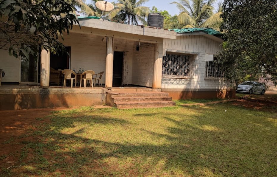 Green Farm House in Neral