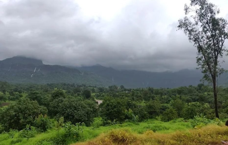 Paras Point Resort Karjat