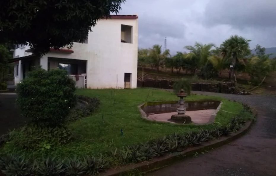 Paras Point Resort Karjat