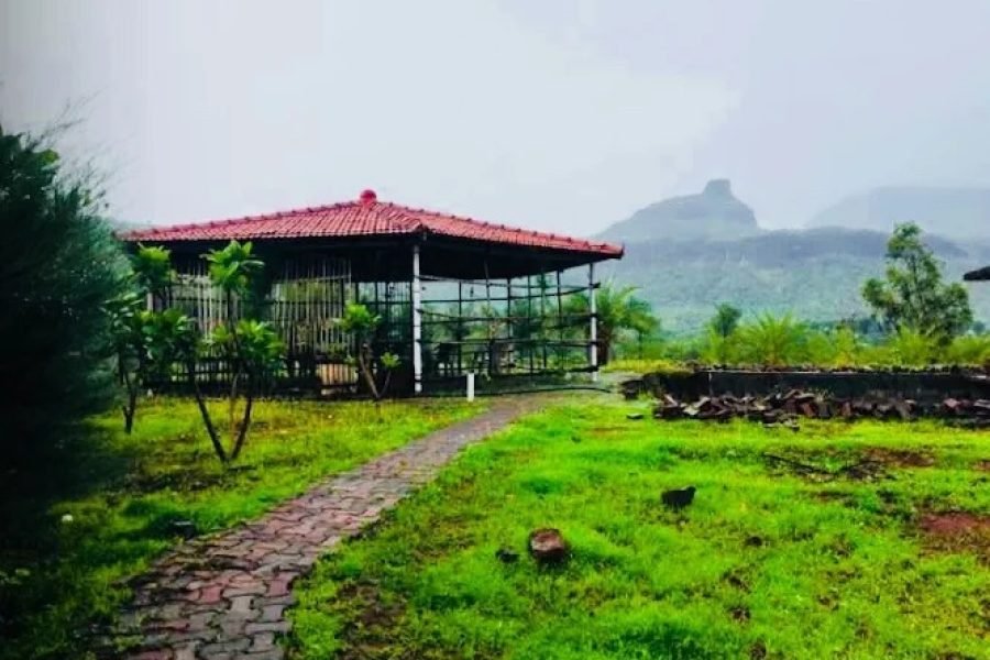 Paras Point Resort Karjat