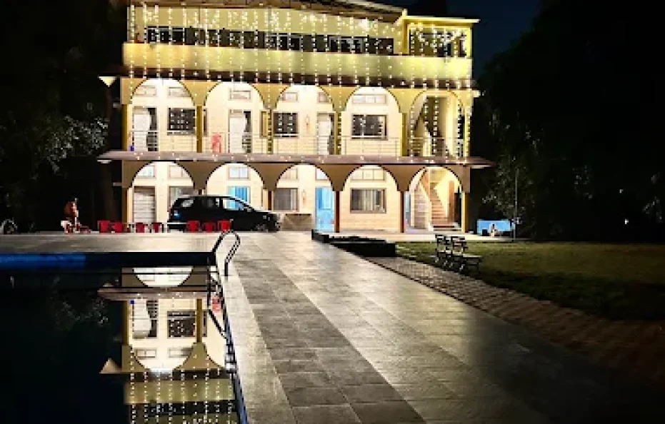 SAN Farmhouse & Resort
