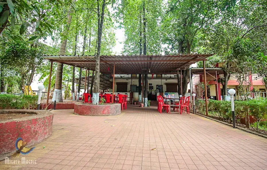SMT Resort Neral