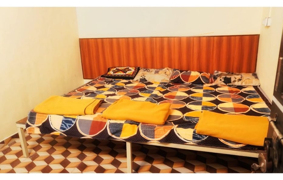 TNV Resort Neral AC Room