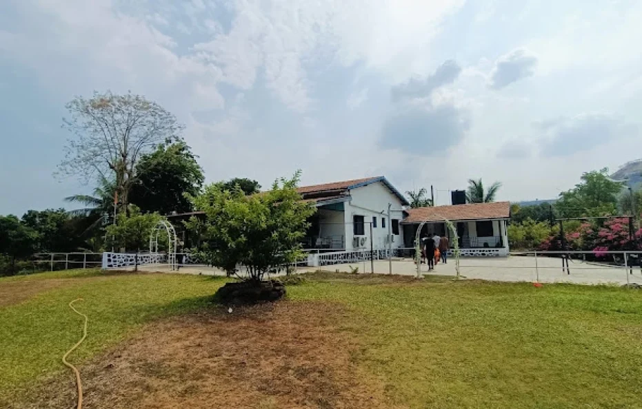Alpine Farmstay Khopoli