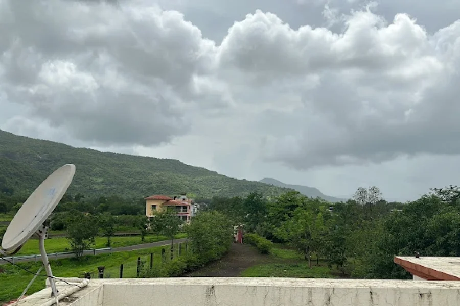 Loveins Farmhouse Karjat