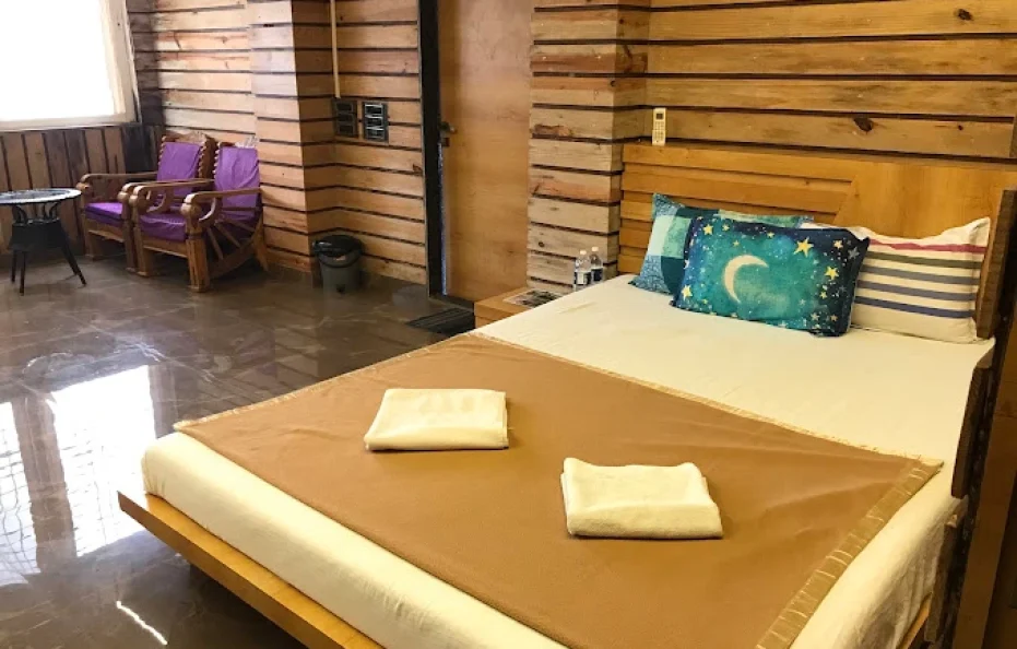 Hotel Life Is Enjoy 4141 Karjat