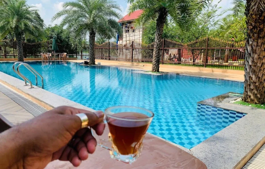 Hotel Life Is Enjoy 4141 Karjat