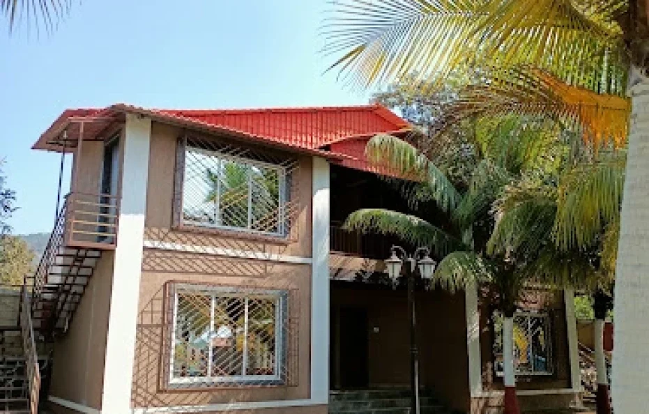 Hotel Life Is Enjoy 4141 Karjat
