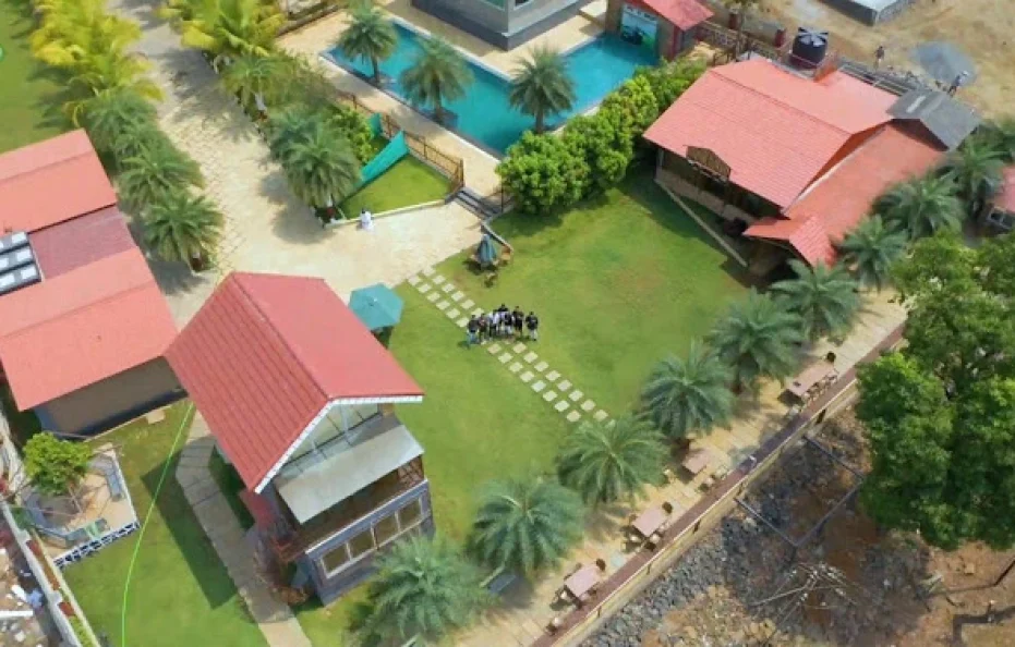 Hotel Life Is Enjoy 4141 Karjat