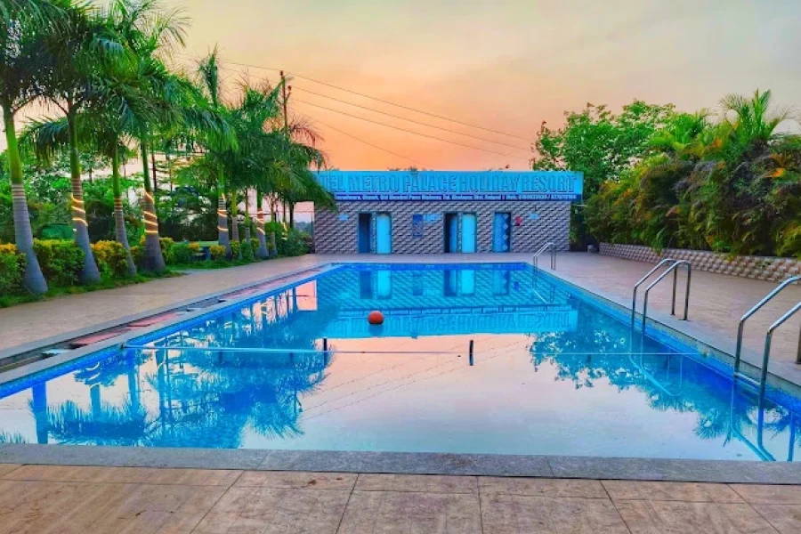 Hotel Metro Palace Resort Karjat