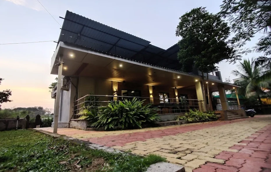 Jumbo Pool Villa Titwala
