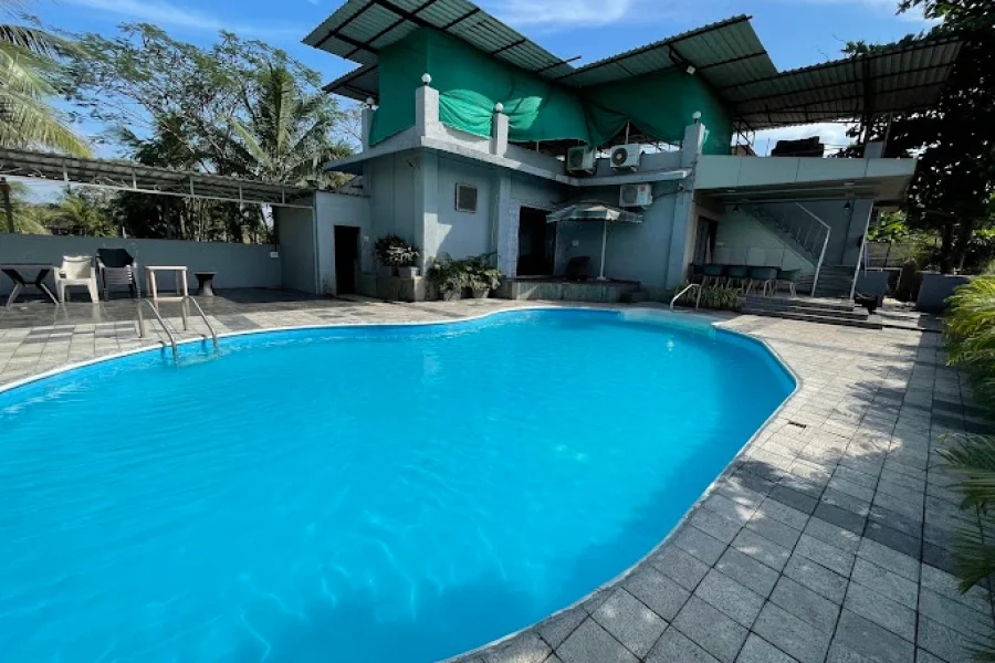 Jumbo Pool Villa Titwala