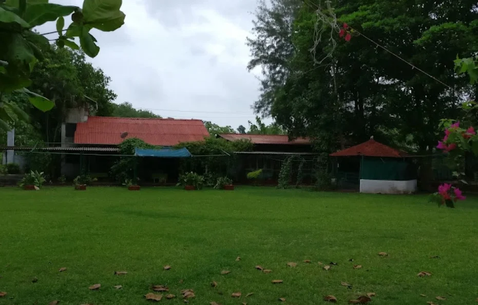 Lake Placid Tudor Retreat Karjat