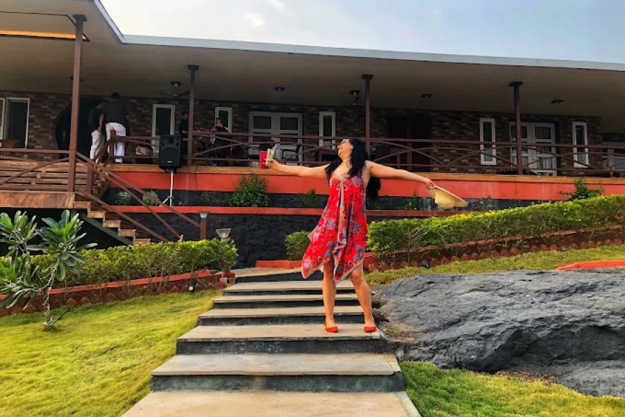 Lake Placid Tudor Retreat Karjat