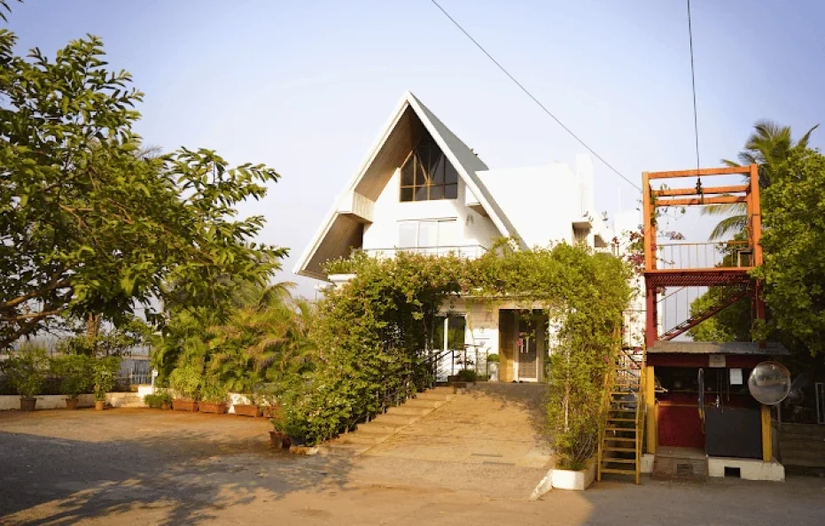 Palette – Holiday Aapke Liye Khopoli