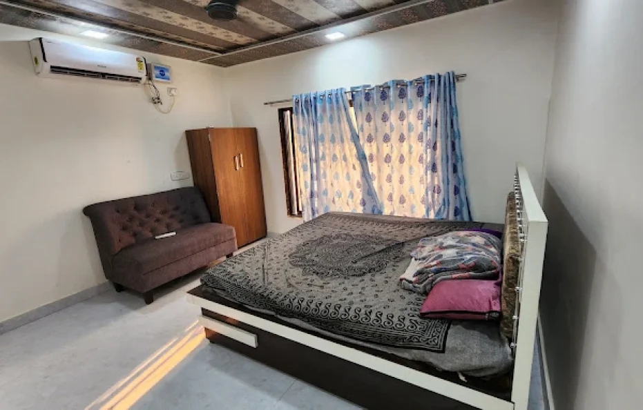 Royal Brothers Farmhouse Titwala