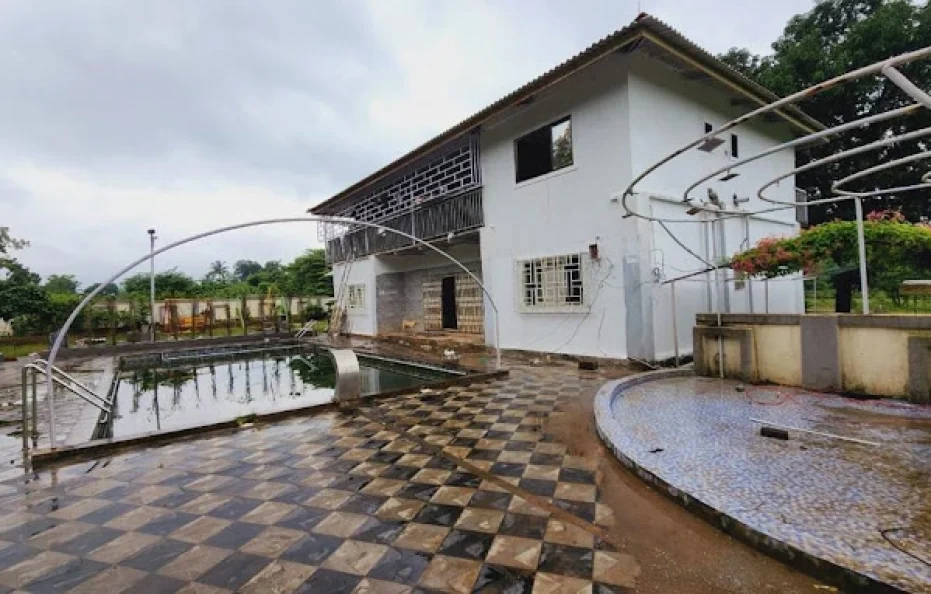 Royal Brothers Farmhouse Titwala