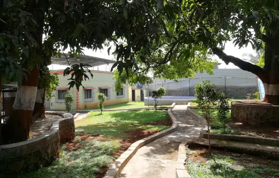 Saloni Resort Vangani
