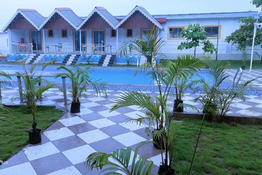 Sun & Moon Farms & Resort Karjat by Travell18
