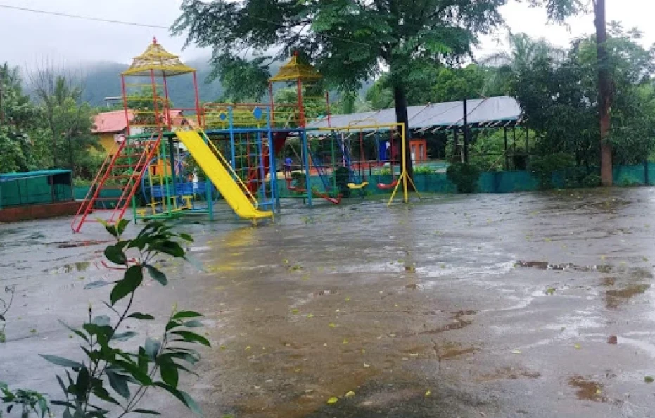 Tia Holidays Karjat