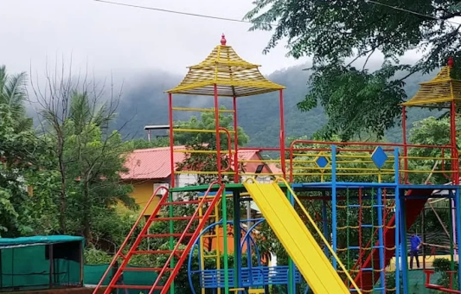 Tia Holidays Karjat