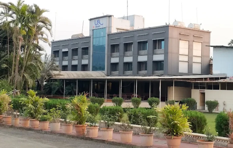 UK’s Resort Khopoli
