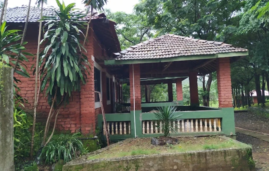 Whispering Peepul Resort Vangani
