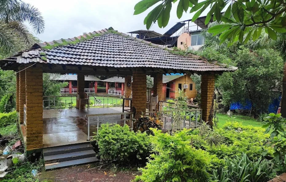 Whispering Peepul Resort Vangani